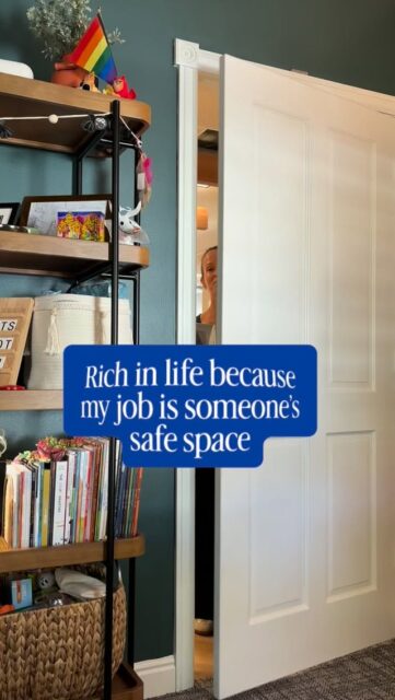 We are thankful to hold space for all our clients 🩵

#therapistsofinstagram #safespace
