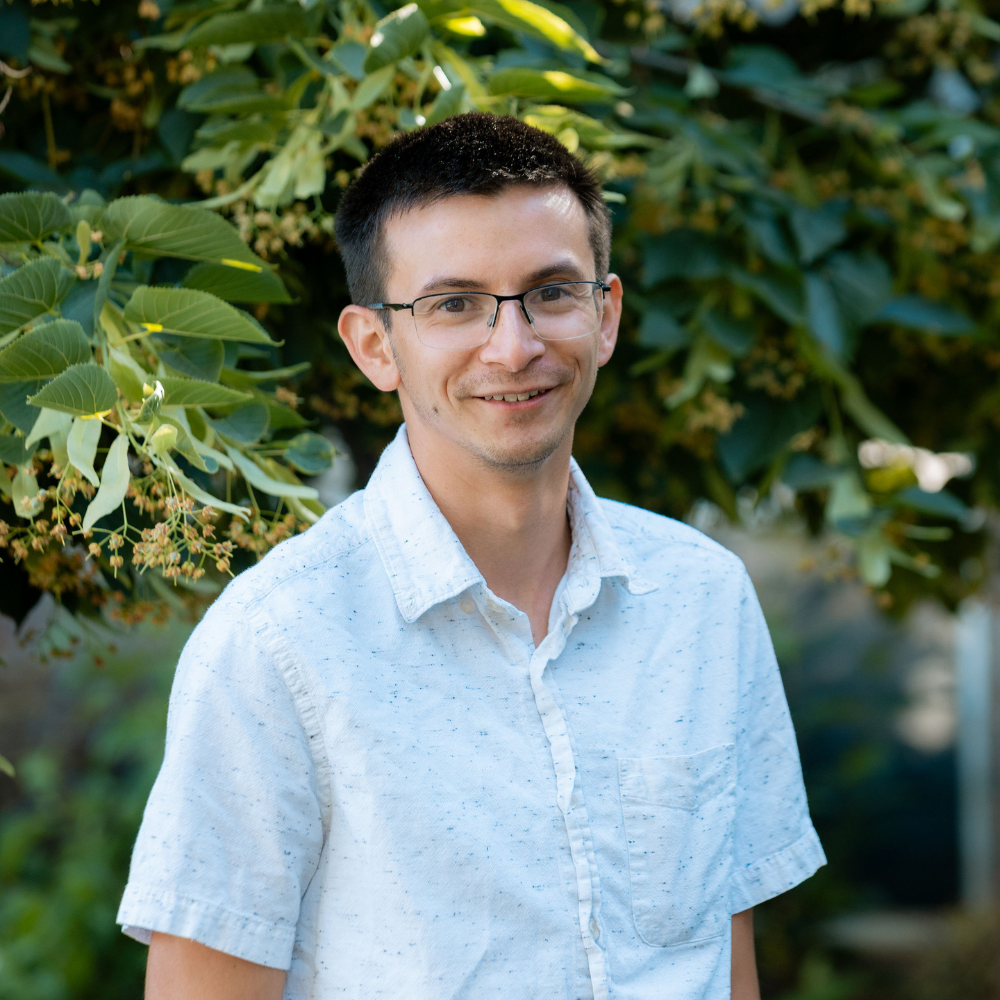 Jericho Pineda, LCSW helps families and children heal through play therapy and family counseling